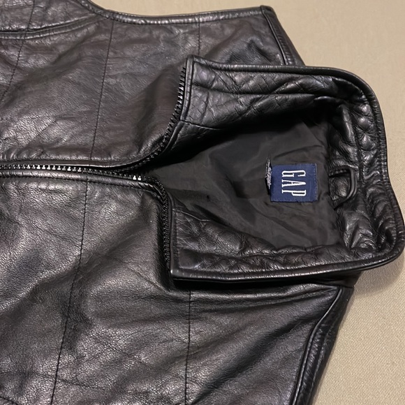 GAP  Black color 💯% leather riding  Womens VEST size SMALL w pockets - Picture 12 of 15